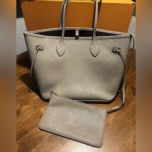 AUTHENTIC Louis Vuitton Never Full with Pouch